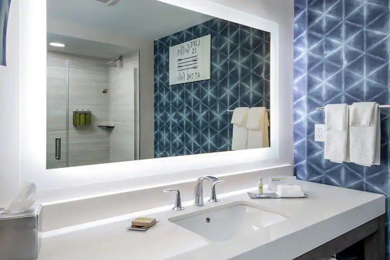 מלון Doubletree By Hilton הוט ספרינגס מראה חיצוני תמונה