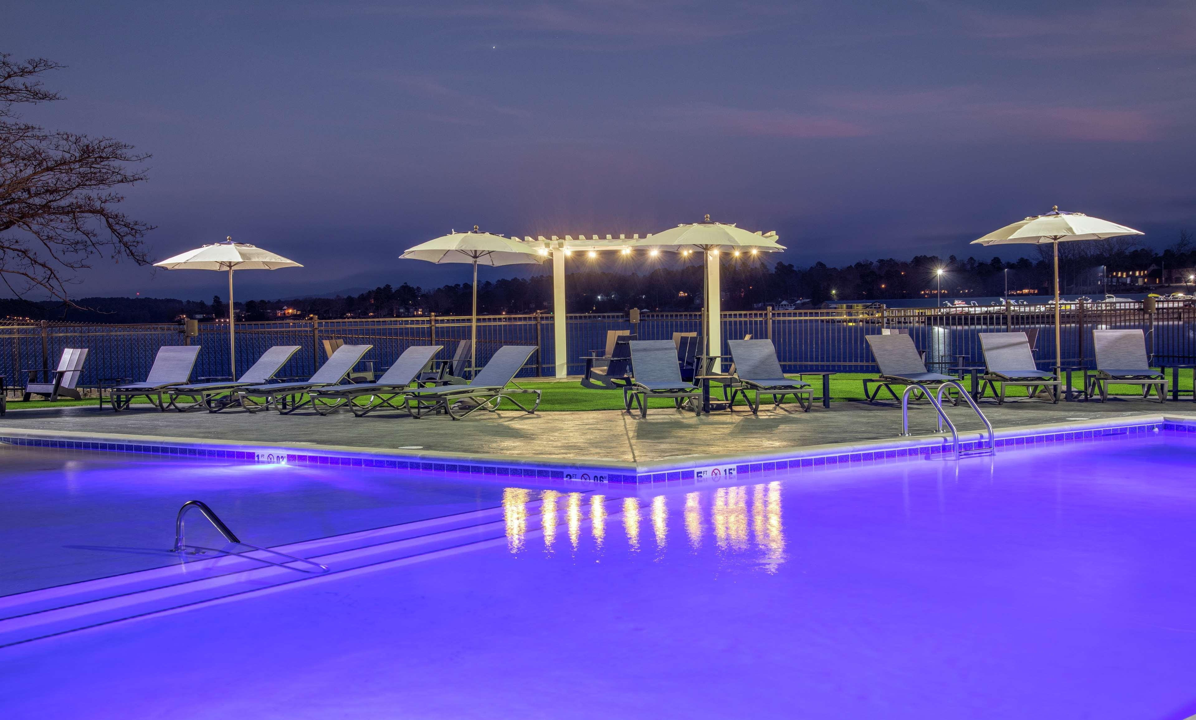 מלון Doubletree By Hilton הוט ספרינגס מראה חיצוני תמונה