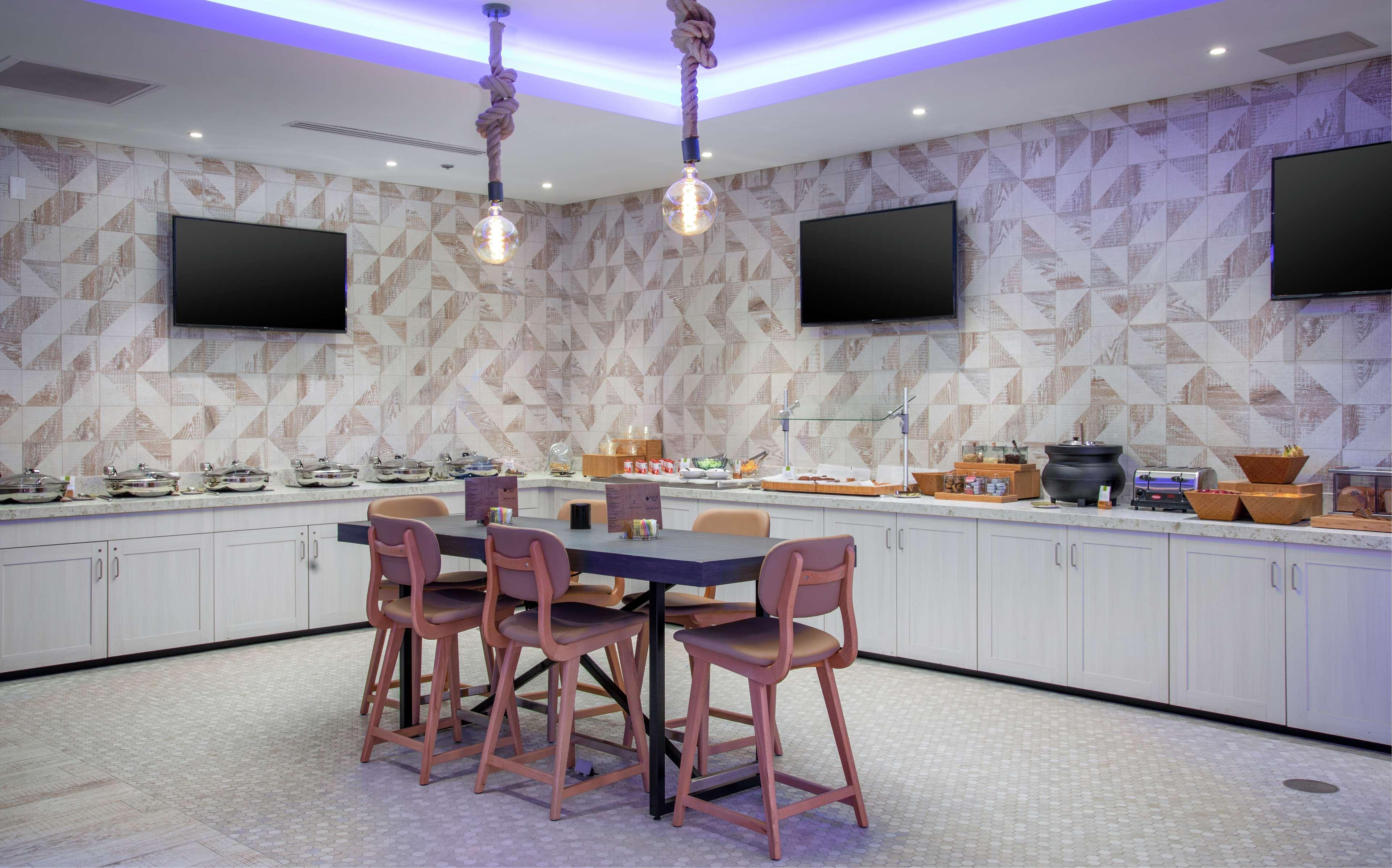 מלון Doubletree By Hilton הוט ספרינגס מראה חיצוני תמונה