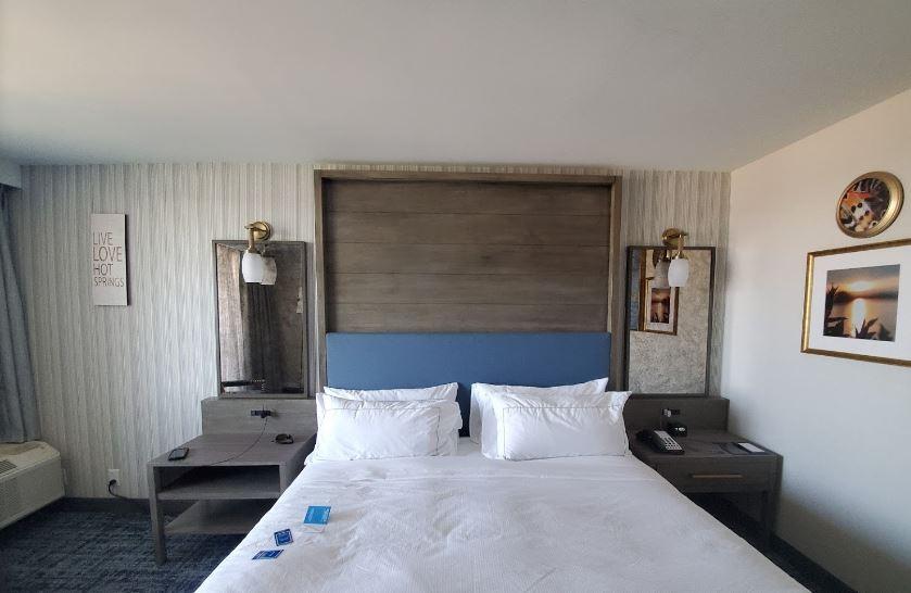 מלון Doubletree By Hilton הוט ספרינגס מראה חיצוני תמונה